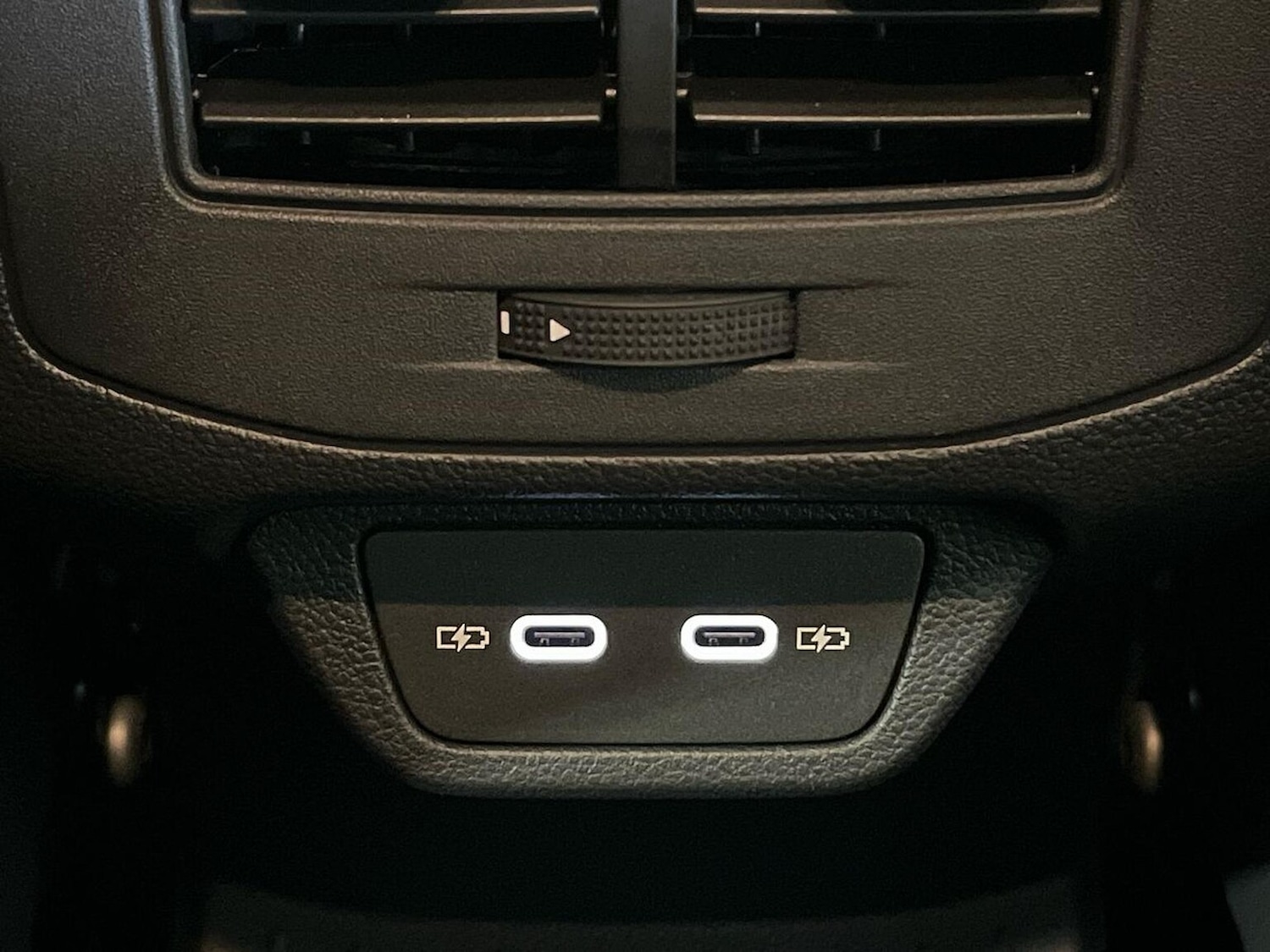 Used Volkswagen T-Roc 2026 for sale - 78195885: Photo 40