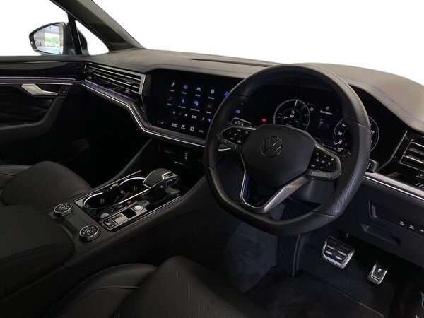 Used Volkswagen Touareg 2024 for sale - 75656097: Photo 15