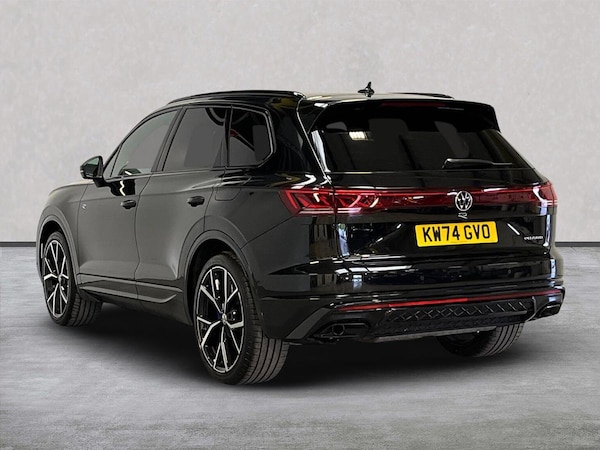 Used Volkswagen Touareg 2024 for sale - 75656097: Photo 2
