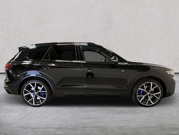Used Volkswagen Touareg 2024 for sale - 75656097: Photo