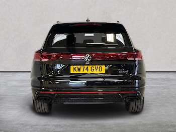 Used Volkswagen Touareg 2024 for sale - 75656097: Photo