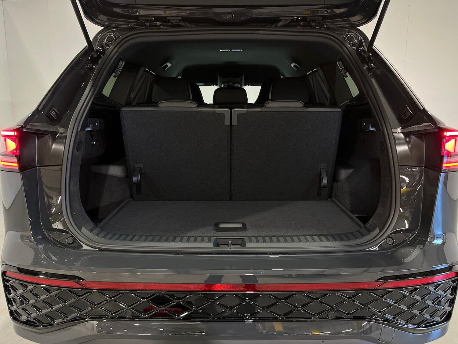 Used Volkswagen Touran 2025 for sale - 77888607: Photo 17