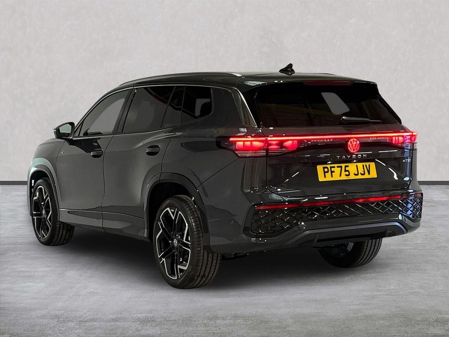 Used Volkswagen Touran 2025 for sale - 77888607: Photo 2