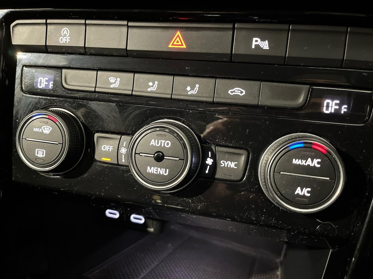 Used Volkswagen T-Roc 2021 for sale - 76864055: Photo 12