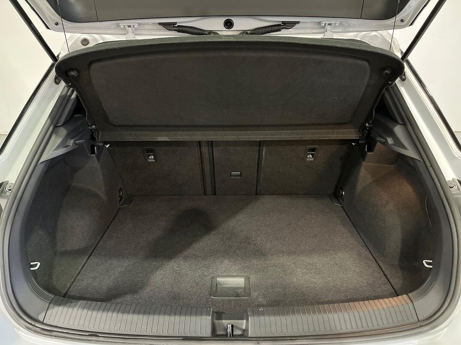 Used Volkswagen T-Roc 2021 for sale - 76864055: Photo 17