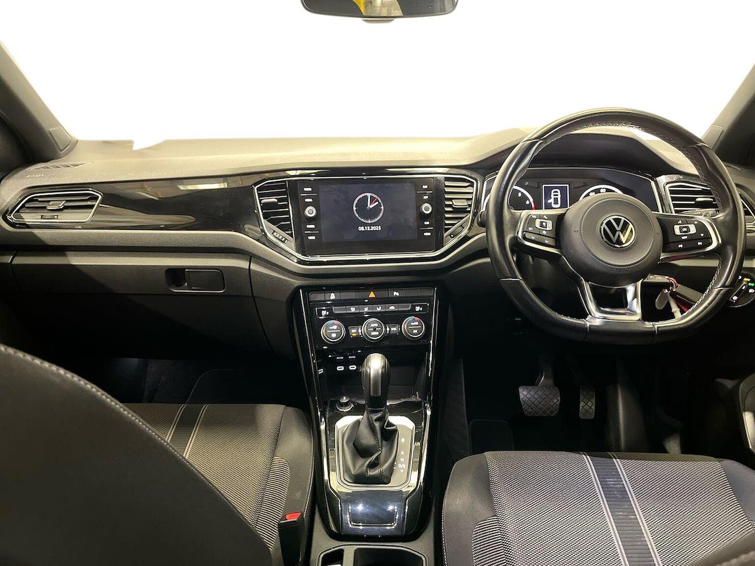 Used Volkswagen T-Roc 2021 for sale - 76864055: Photo 8