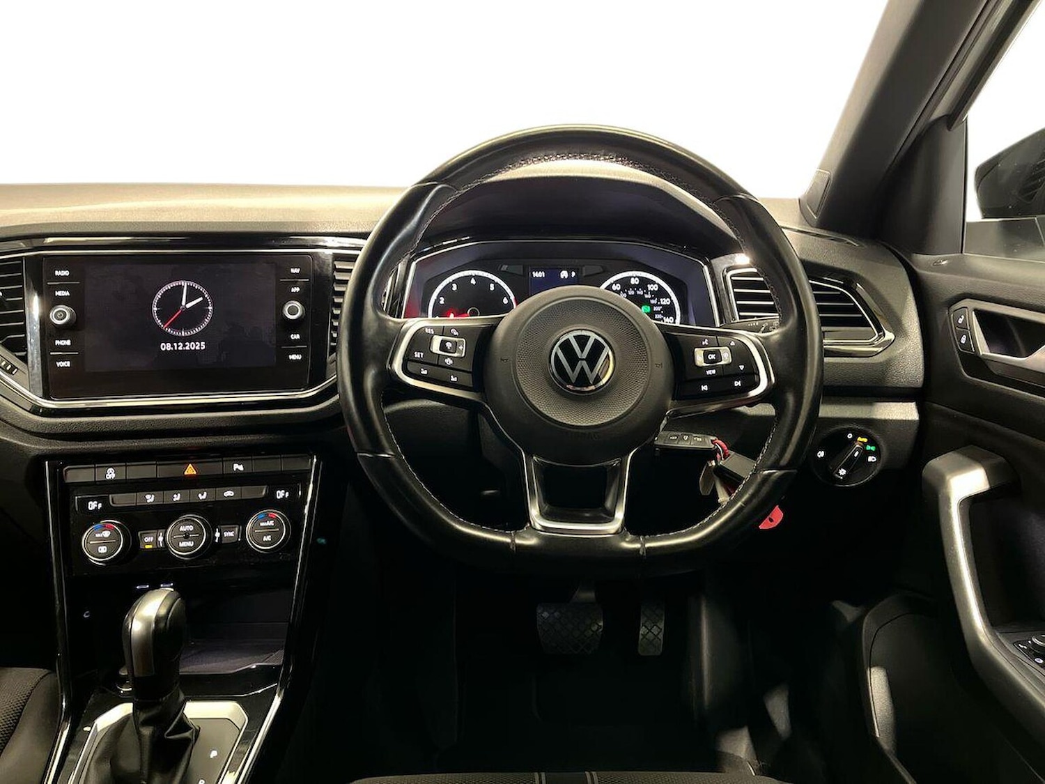 Used Volkswagen T-Roc 2021 for sale - 76864055: Photo 9