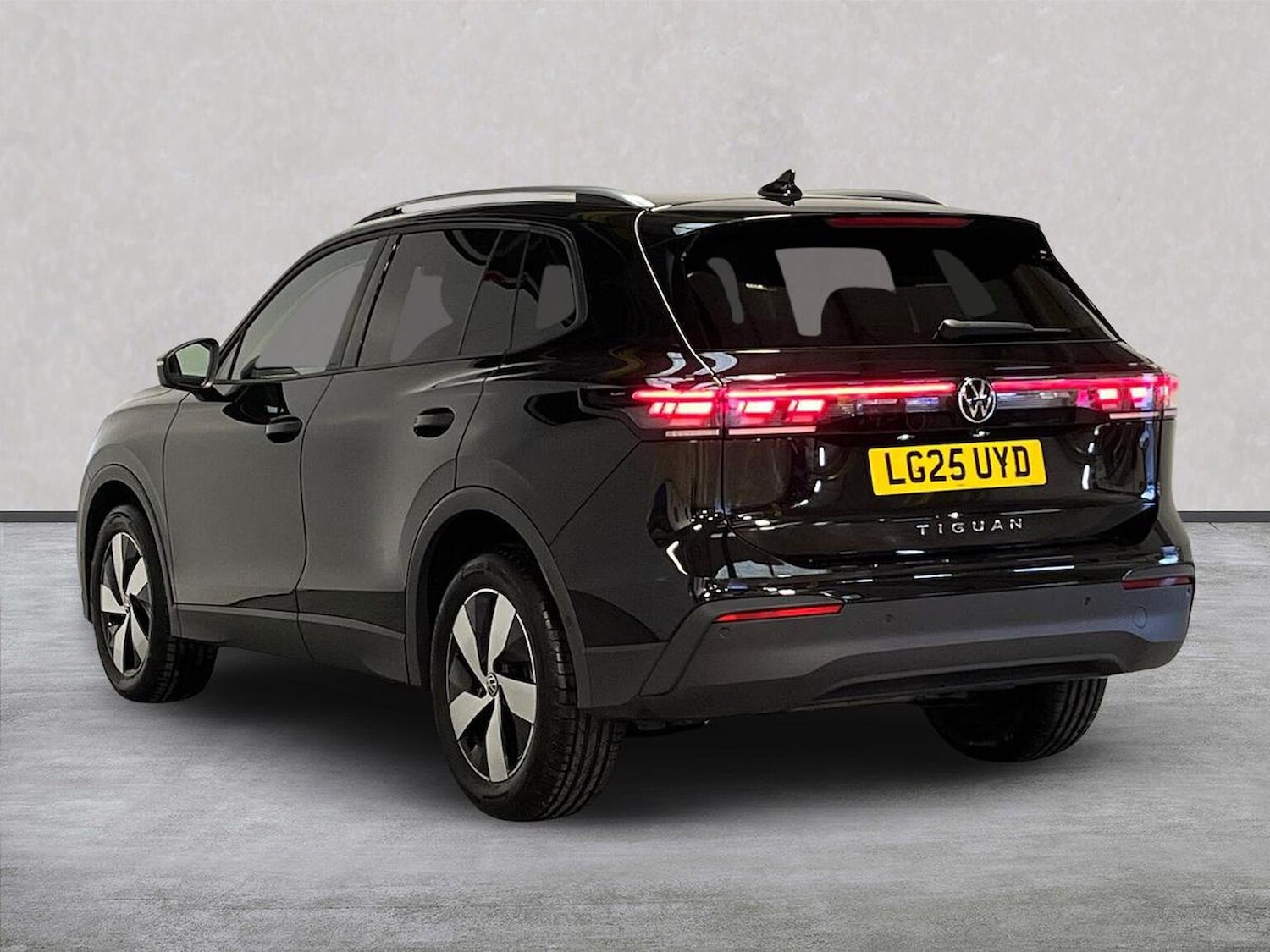 Used Volkswagen Tiguan 2025 for sale - 76478205: Photo 2