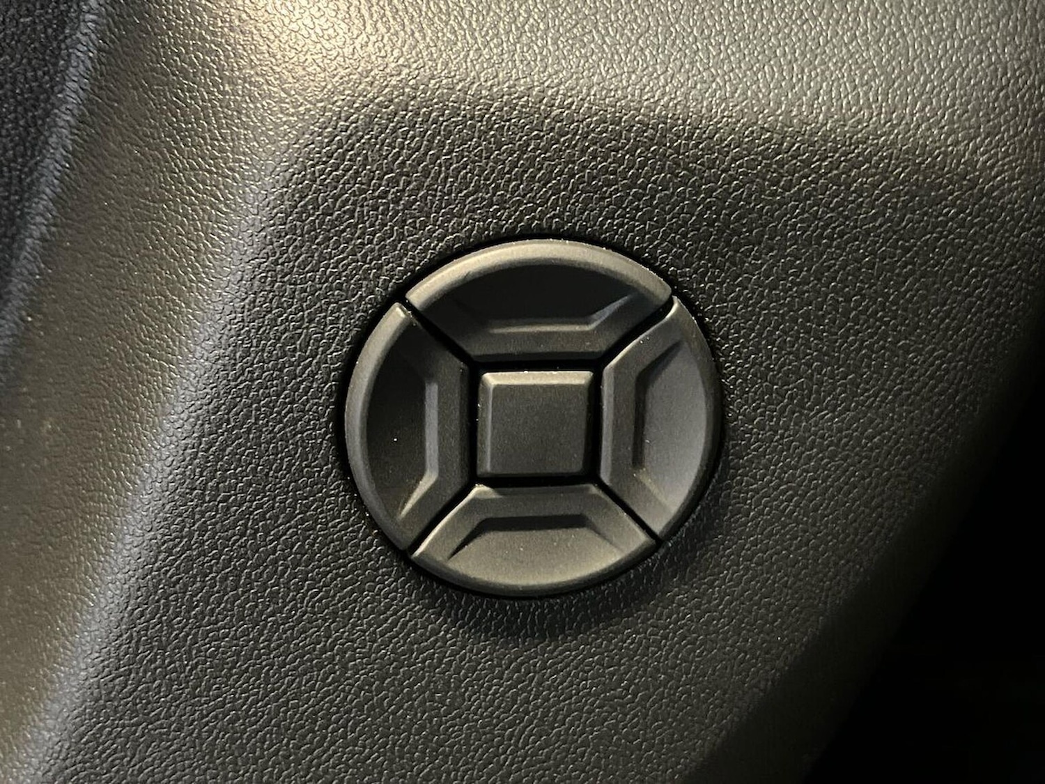 Used Volkswagen Tiguan 2025 for sale - 76478205: Photo 30