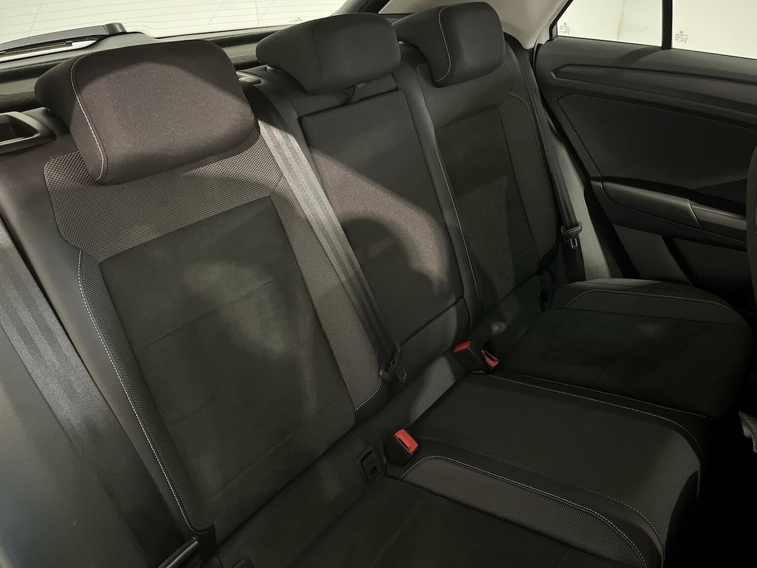 Used Volkswagen T-Roc 2023 for sale - 76706422: Photo 16