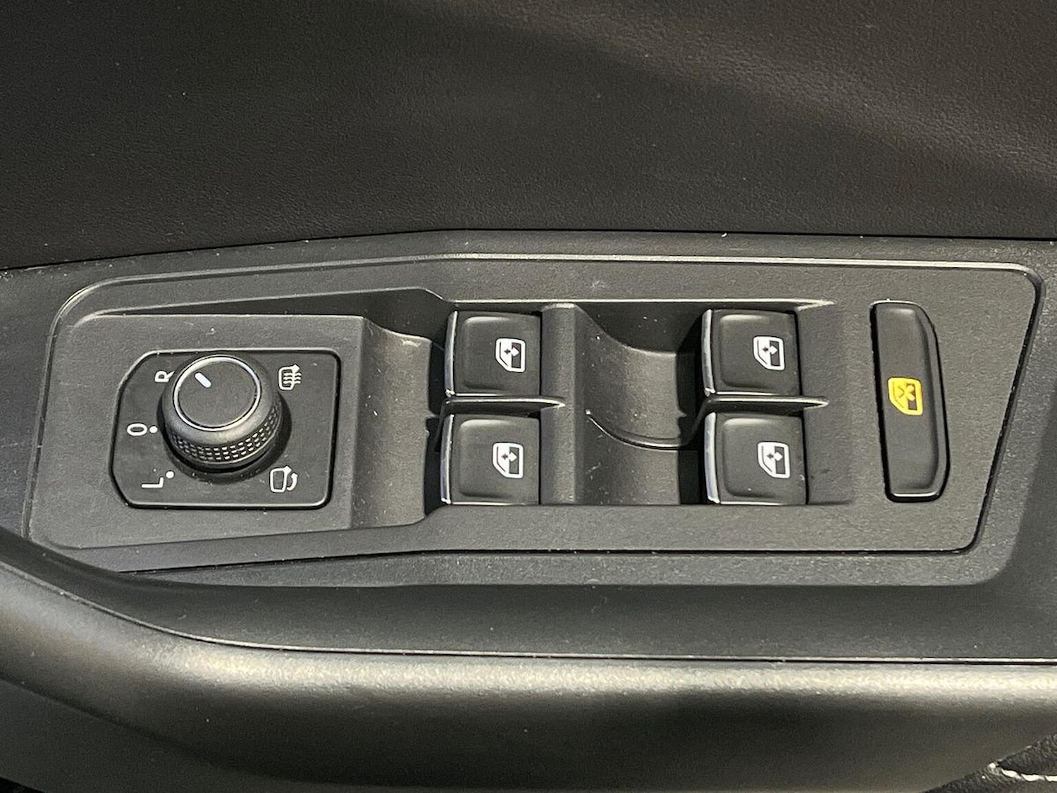 Used Volkswagen T-Roc 2023 for sale - 76706422: Photo 21