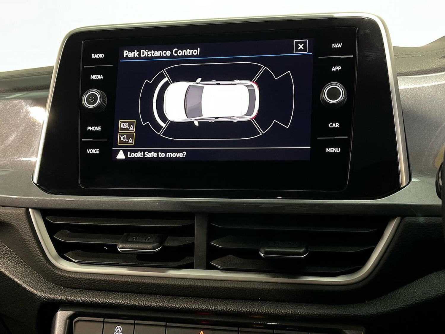 Used Volkswagen T-Roc 2023 for sale - 76706422: Photo 23