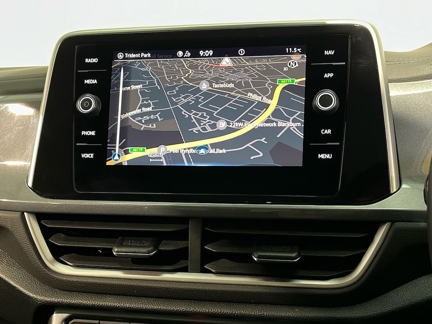 Used Volkswagen T-Roc 2023 for sale - 76706422: Photo 24