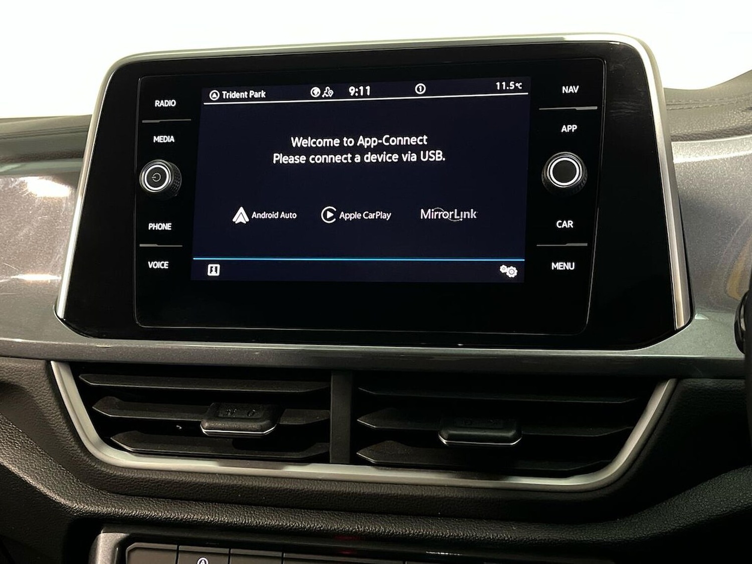 Used Volkswagen T-Roc 2023 for sale - 76706422: Photo 25