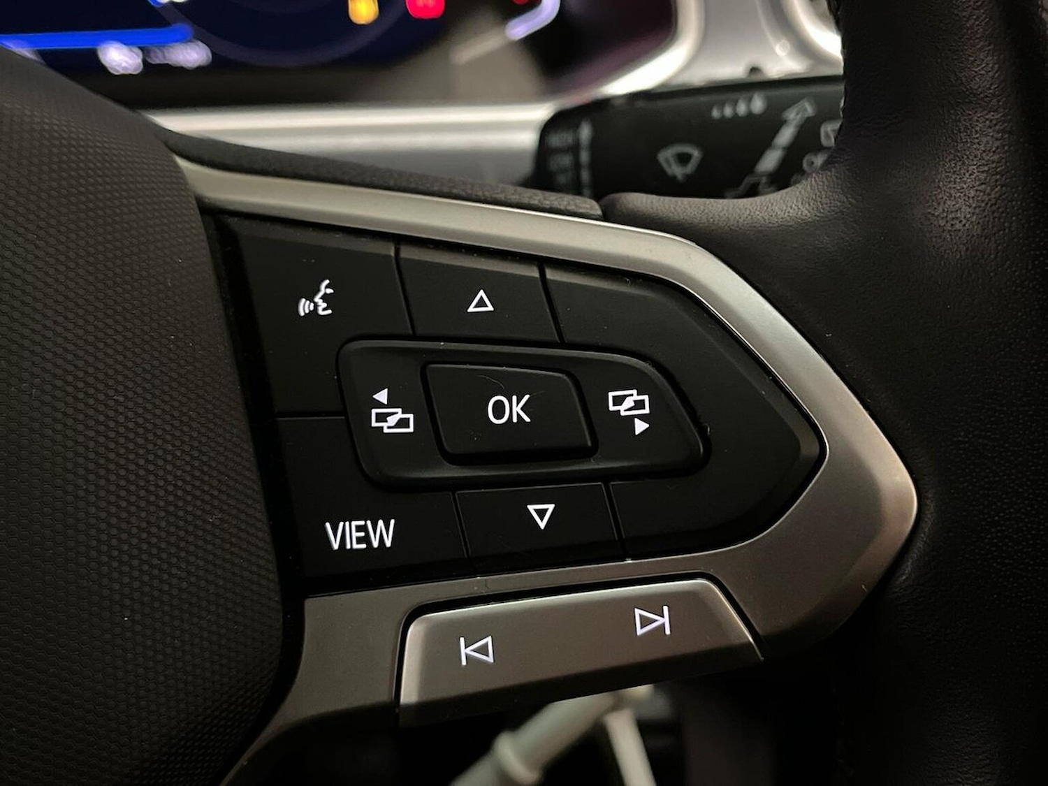 Used Volkswagen T-Roc 2023 for sale - 76706422: Photo 26