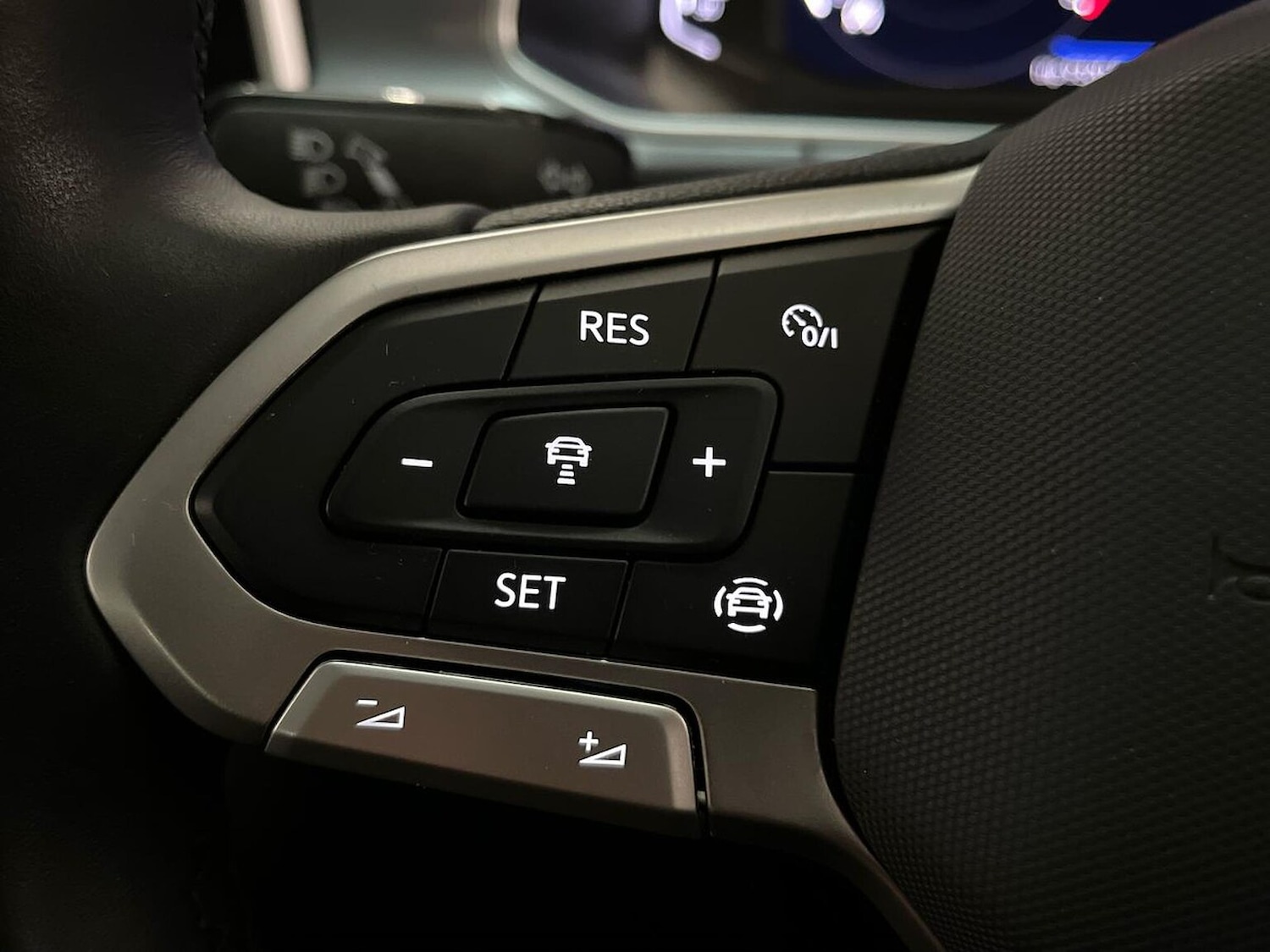 Used Volkswagen T-Roc 2023 for sale - 76706422: Photo 27