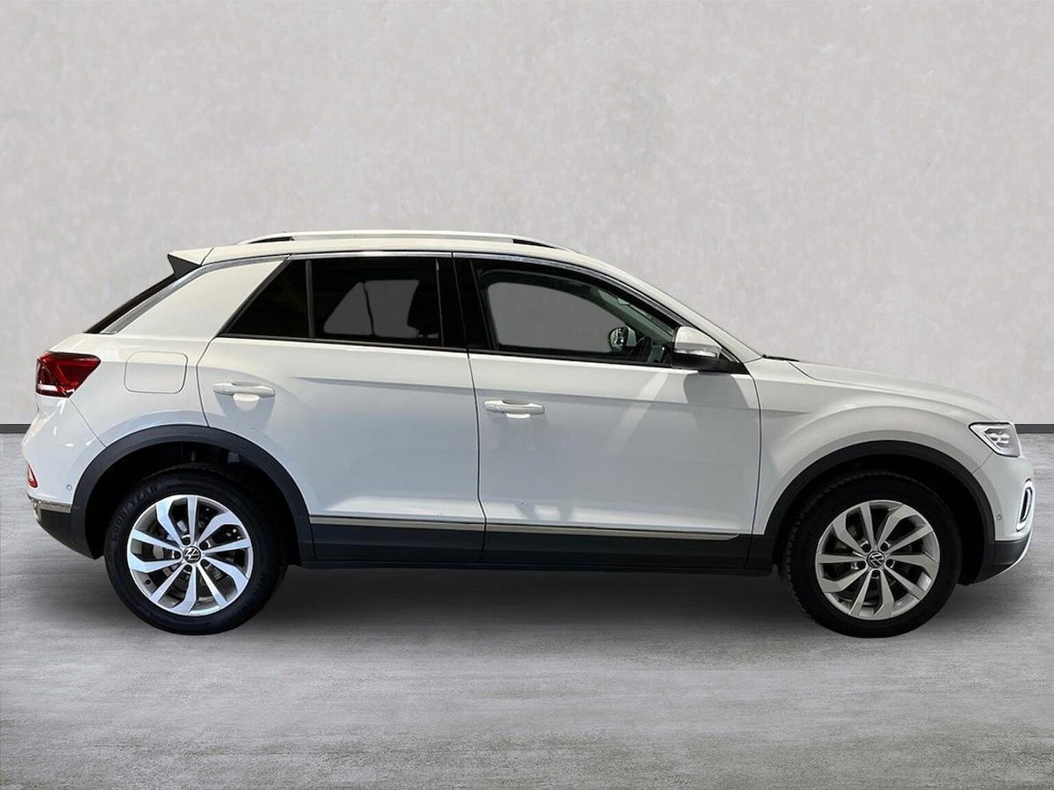Used Volkswagen T-Roc 2023 for sale - 76706422: Photo 3
