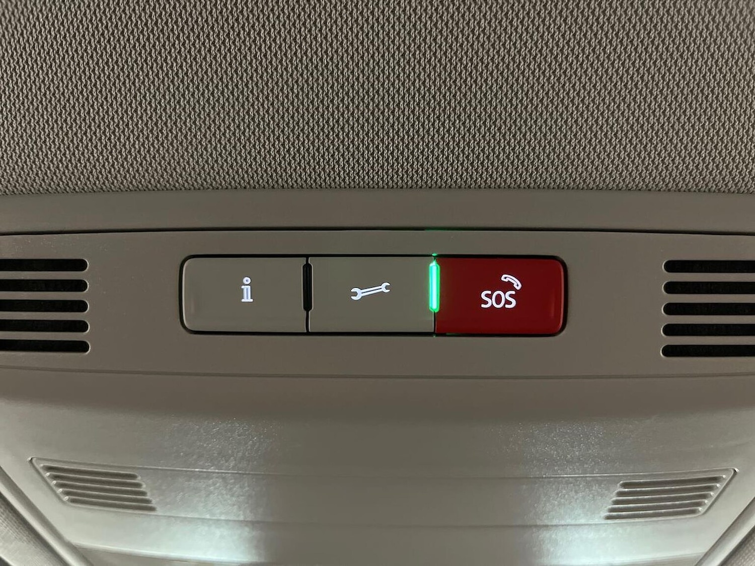 Used Volkswagen T-Roc 2023 for sale - 76706422: Photo 30