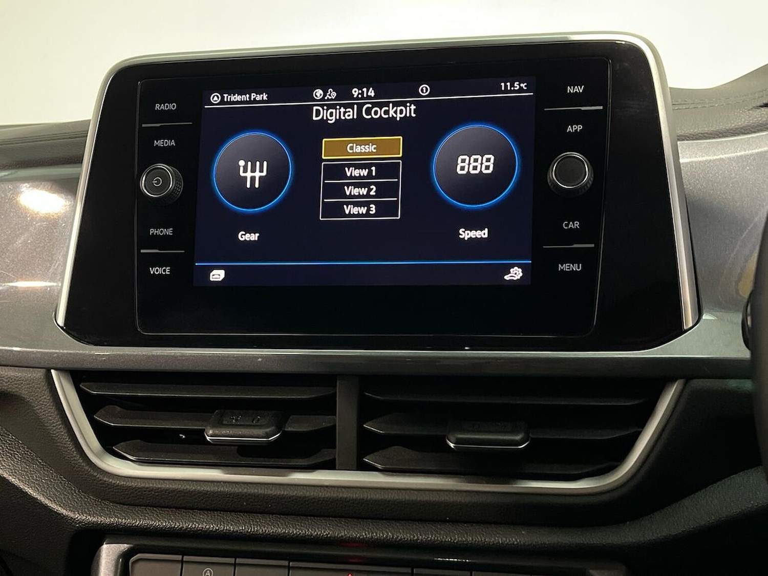 Used Volkswagen T-Roc 2023 for sale - 76706422: Photo 37