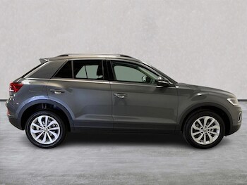 Used Volkswagen T-Roc 2025 for sale - 75490989: Photo