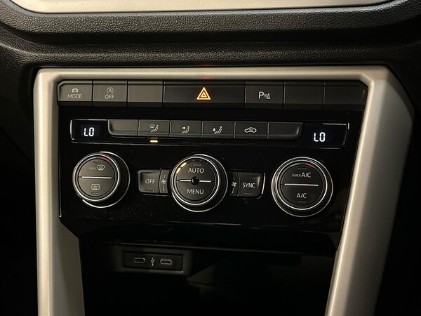 Used Volkswagen T-Roc 2021 for sale - 76237091: Photo 12
