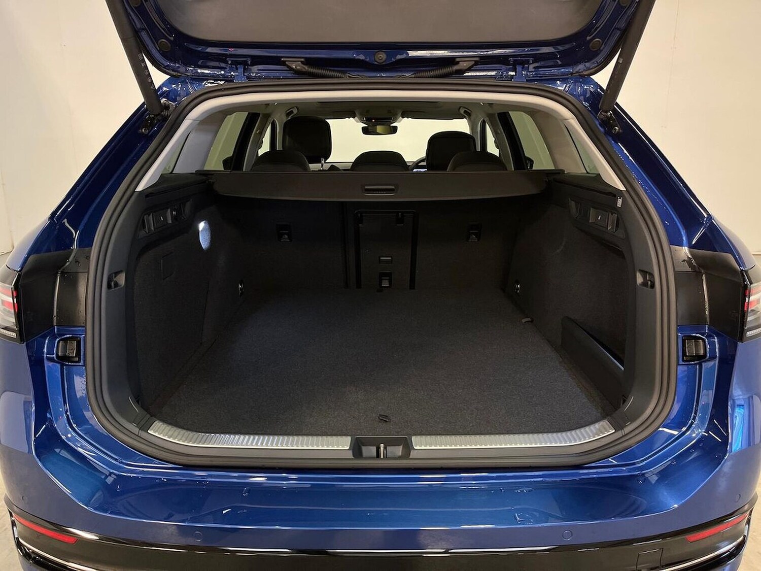 Used Volkswagen Passat 2025 for sale - 76057913: Photo 17