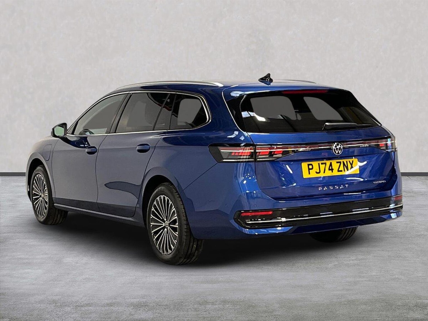 Used Volkswagen Passat 2025 for sale - 76057913: Photo 2