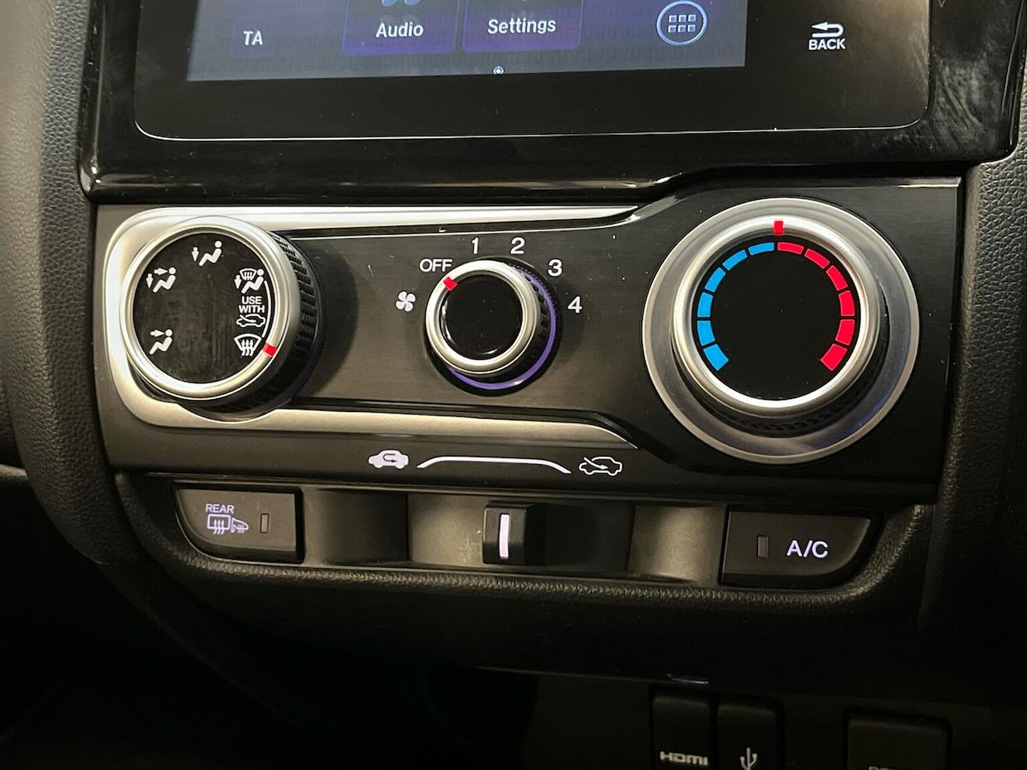 Used Honda Jazz 2018 for sale - 76379276: Photo 12