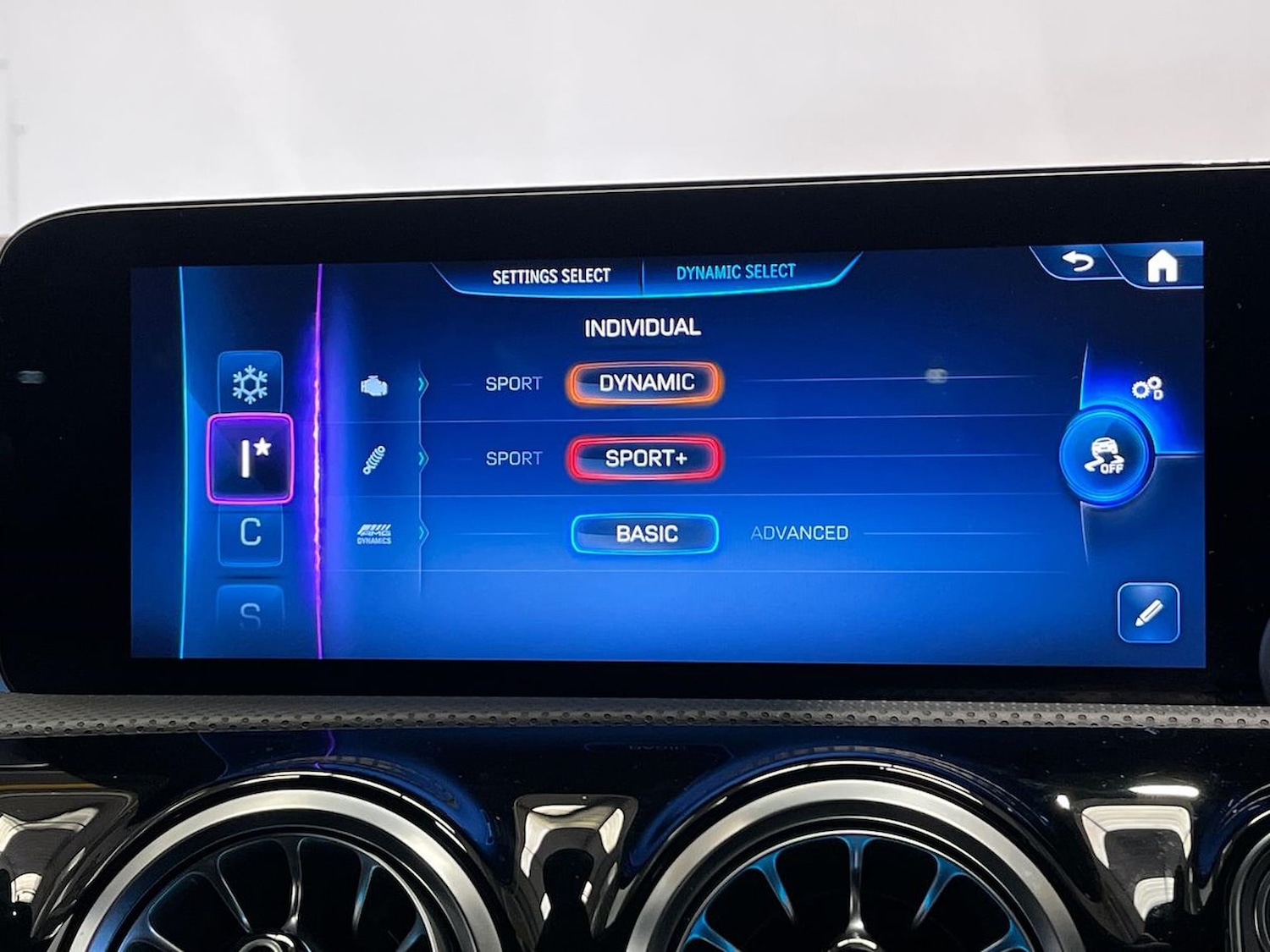 Used Mercedes-Benz CLA 2023 for sale - 78195882: Photo 25