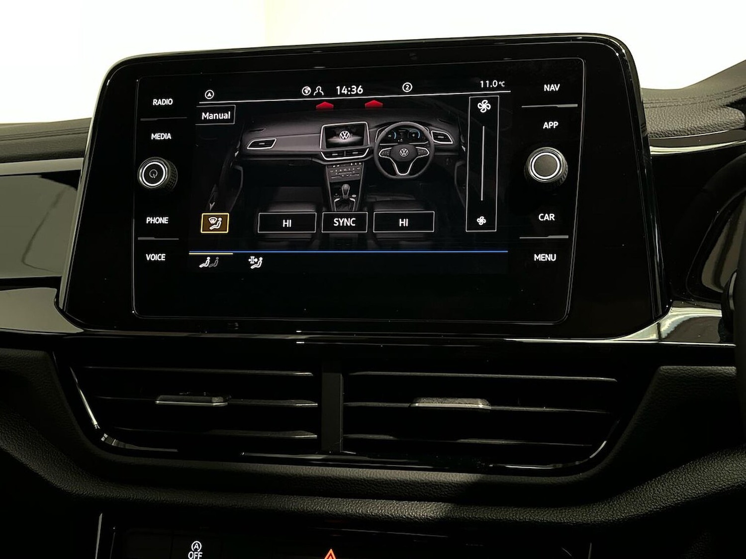 Used Volkswagen T-Roc 2026 for sale - 77715380: Photo 35