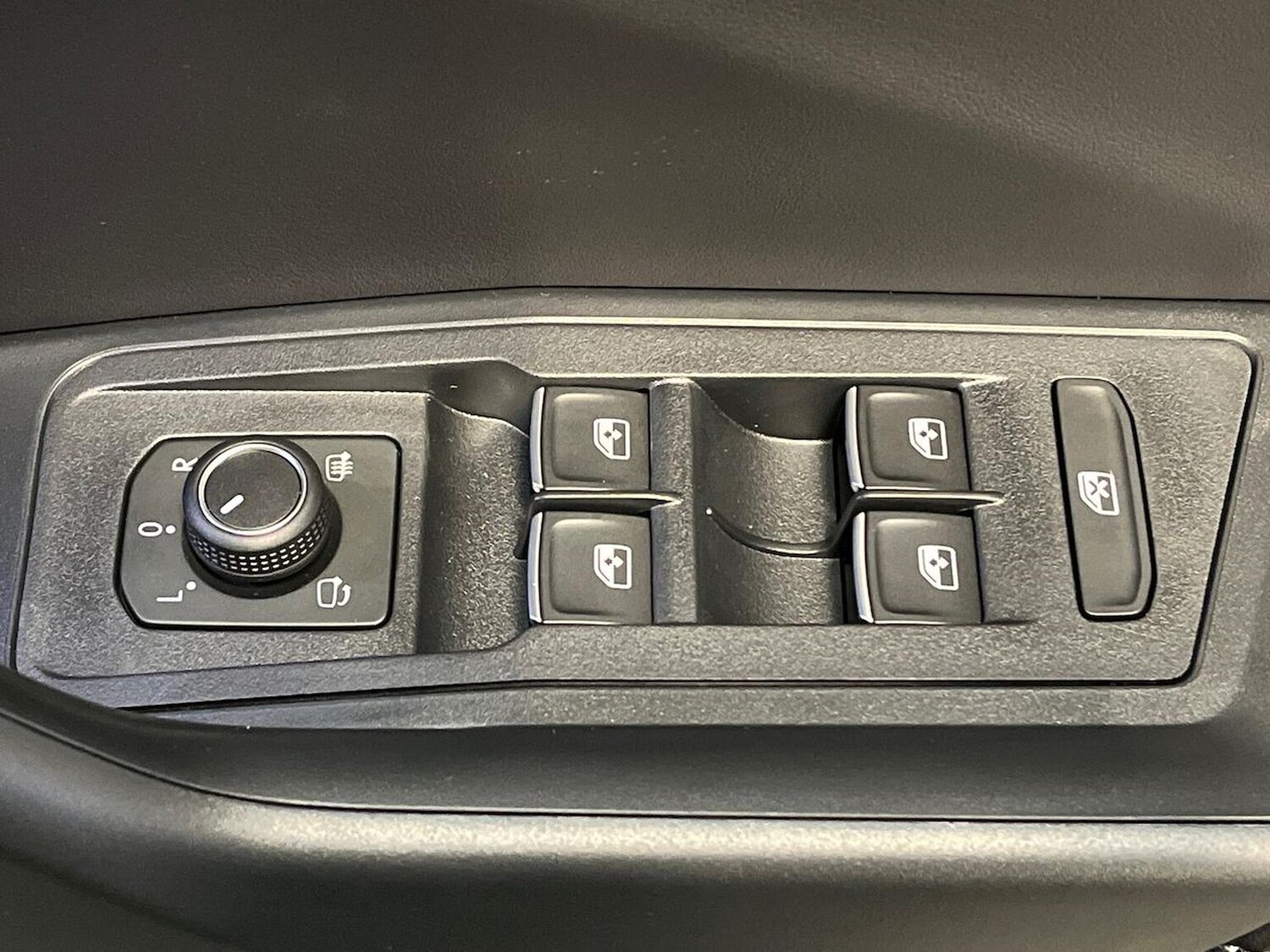 Used Volkswagen T-Roc 2025 for sale - 77488301: Photo 21