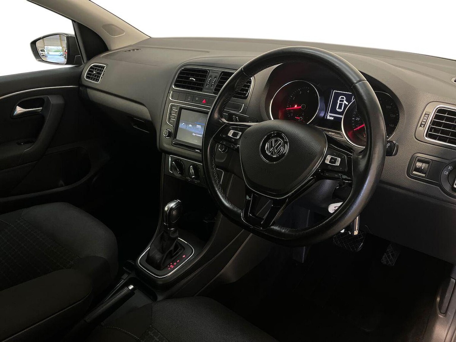 Used Volkswagen Polo 2017 for sale - 76455317: Photo 15