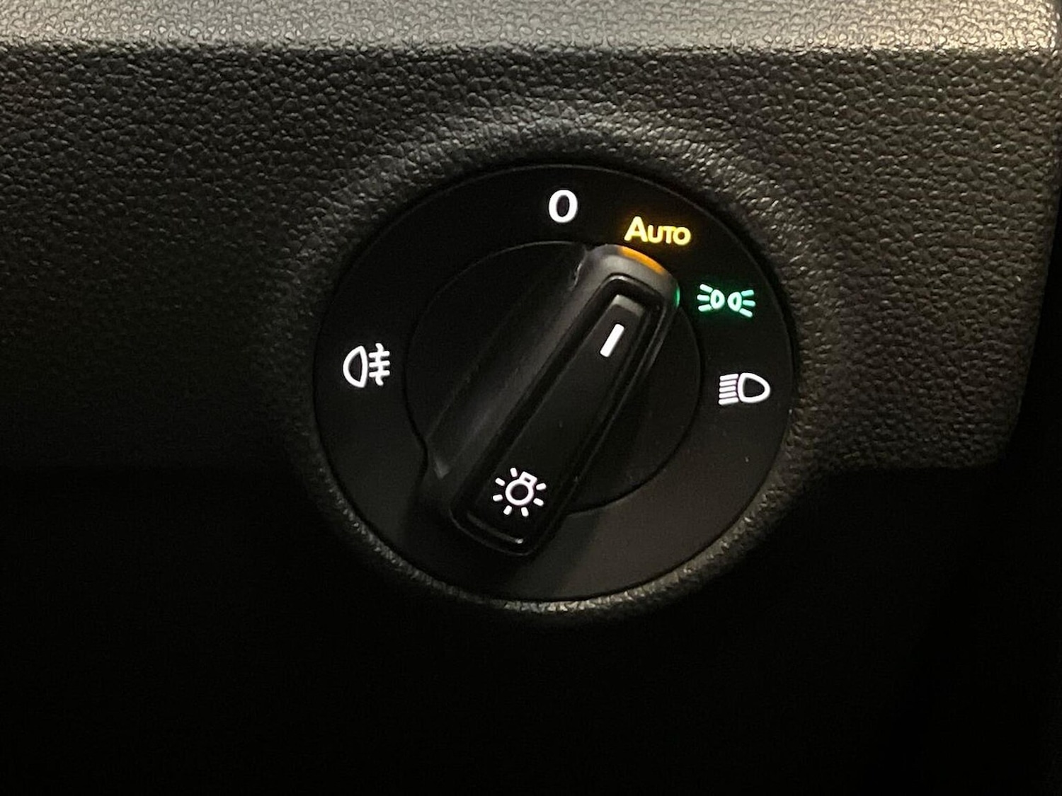 Used Volkswagen T-Roc 2022 for sale - 76638864: Photo 22