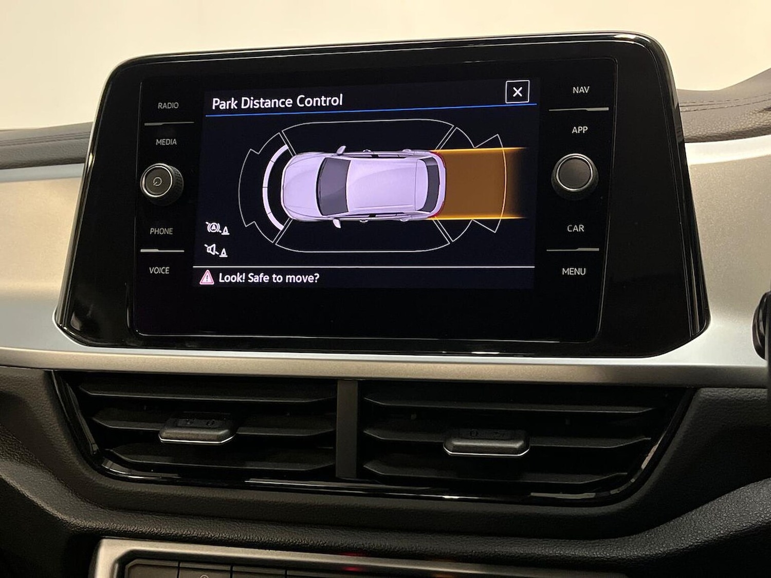 Used Volkswagen T-Roc 2022 for sale - 76638864: Photo 23