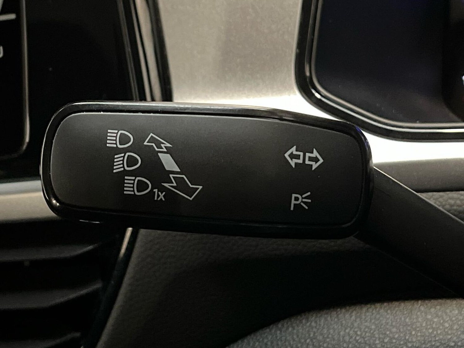 Used Volkswagen T-Roc 2022 for sale - 76638864: Photo 29