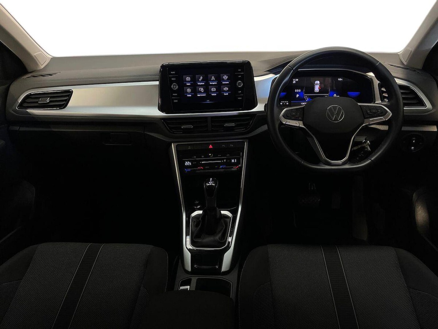 Used Volkswagen T-Roc 2022 for sale - 76638864: Photo 8