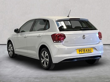 Used Volkswagen Polo 2019 for sale - 76064368: Photo 2
