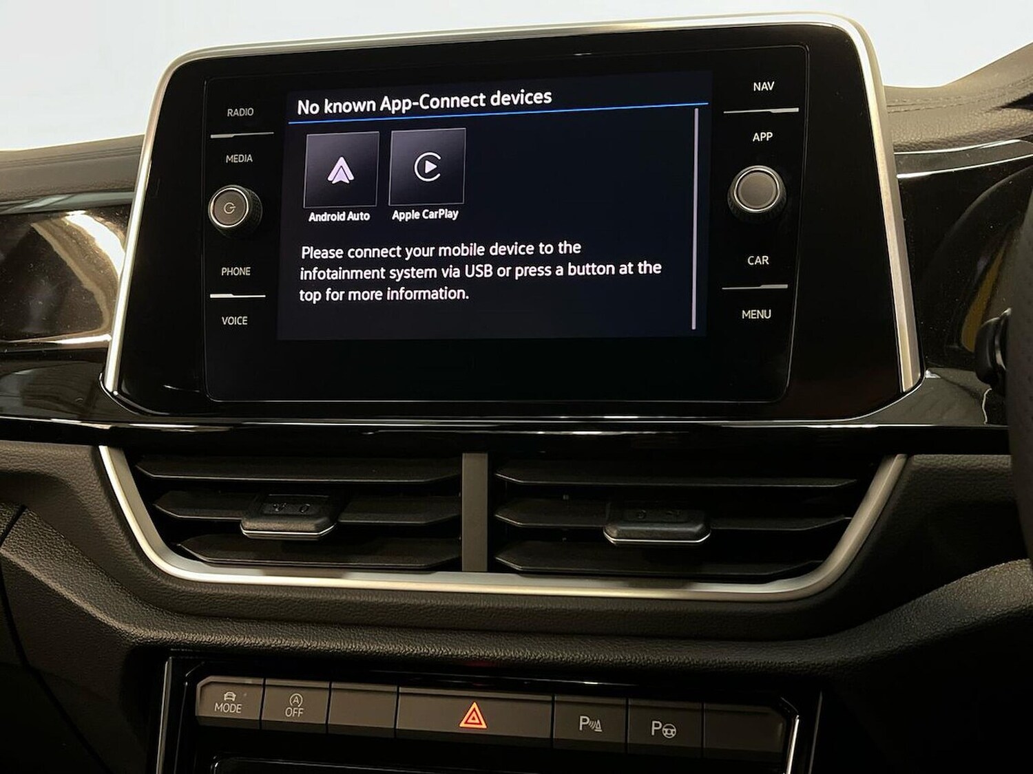Used Volkswagen T-Roc 2025 for sale - 76164886: Photo 31