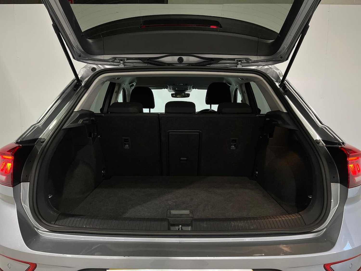 Used Volkswagen T-Roc 2024 for sale - 78064431: Photo 17