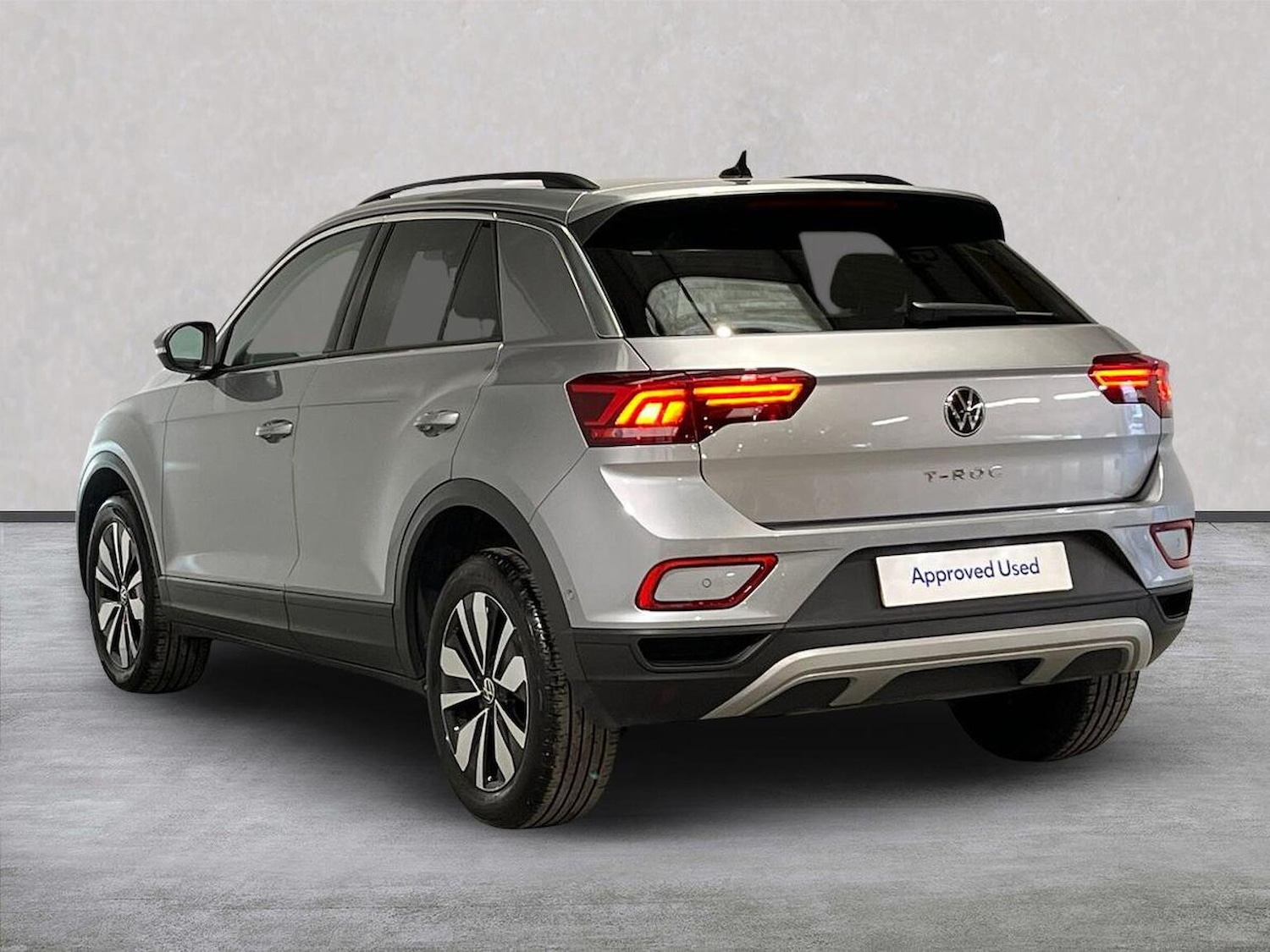 Used Volkswagen T-Roc 2024 for sale - 78064431: Photo 2