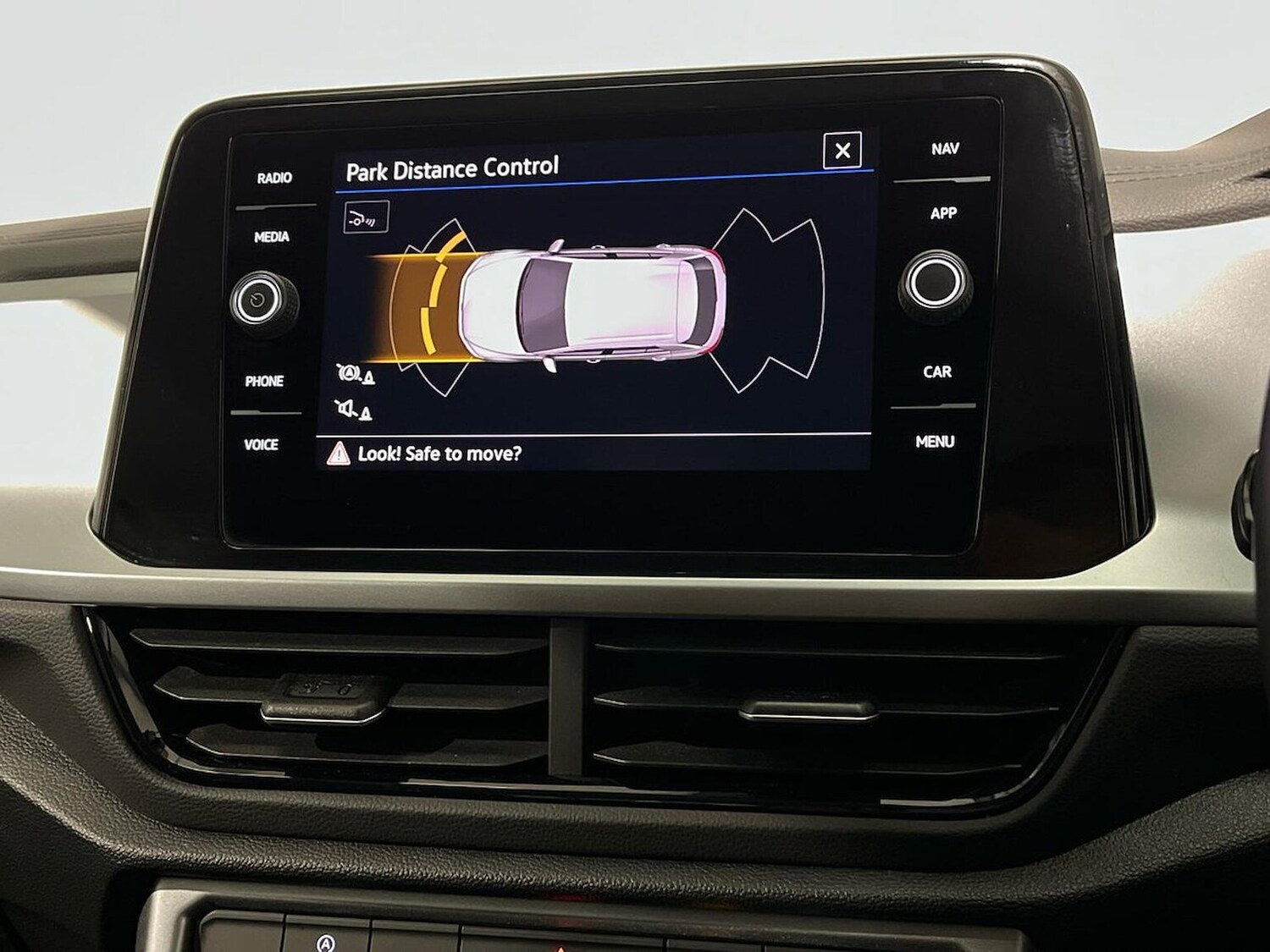 Used Volkswagen T-Roc 2024 for sale - 78064431: Photo 24