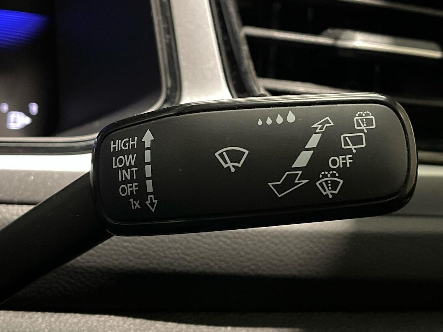 Used Volkswagen T-Roc 2024 for sale - 78064431: Photo 28