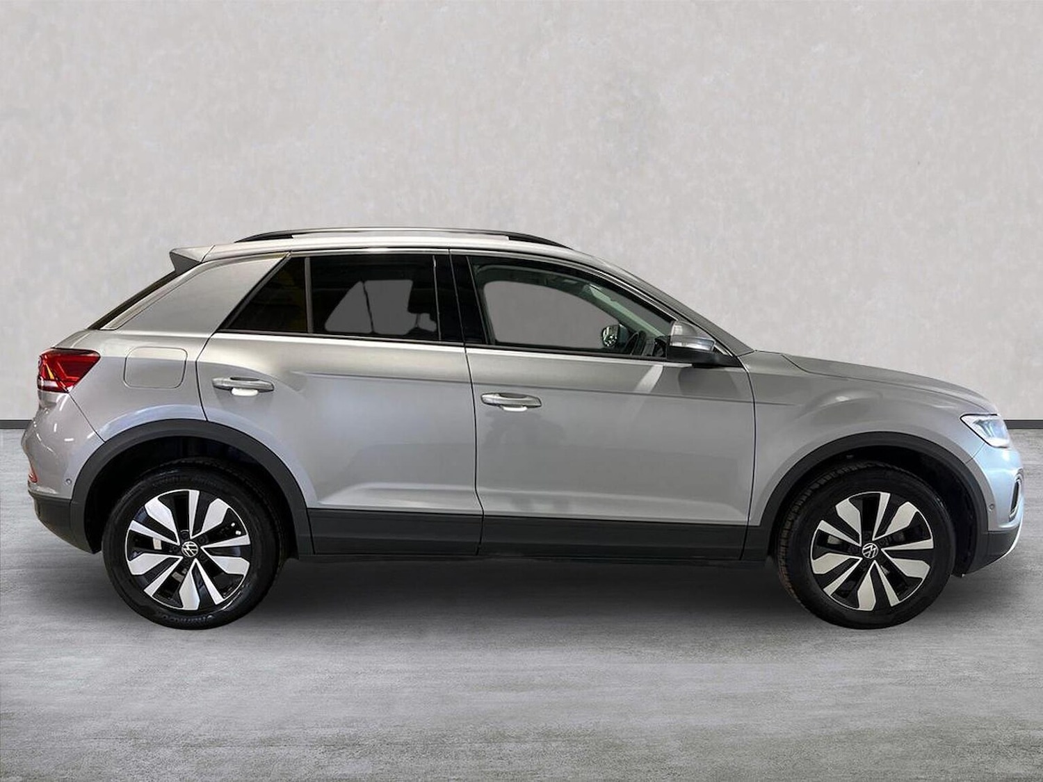 Used Volkswagen T-Roc 2024 for sale - 78064431: Photo 3