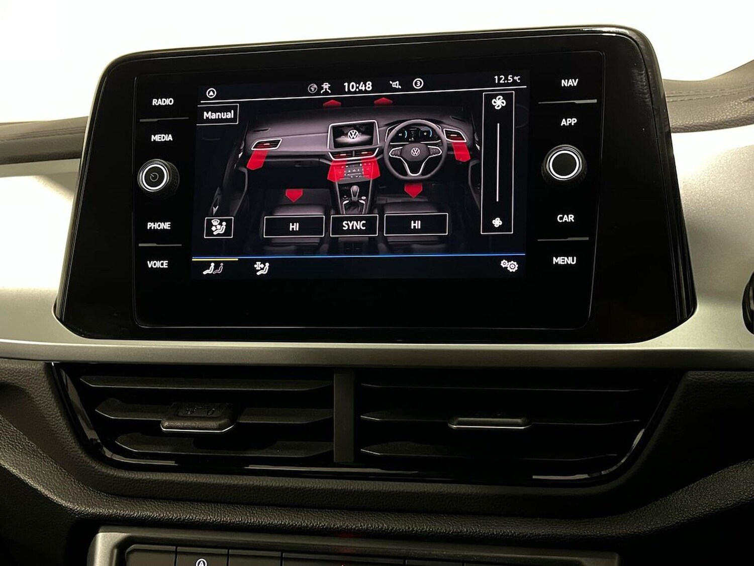 Used Volkswagen T-Roc 2024 for sale - 78064431: Photo 30