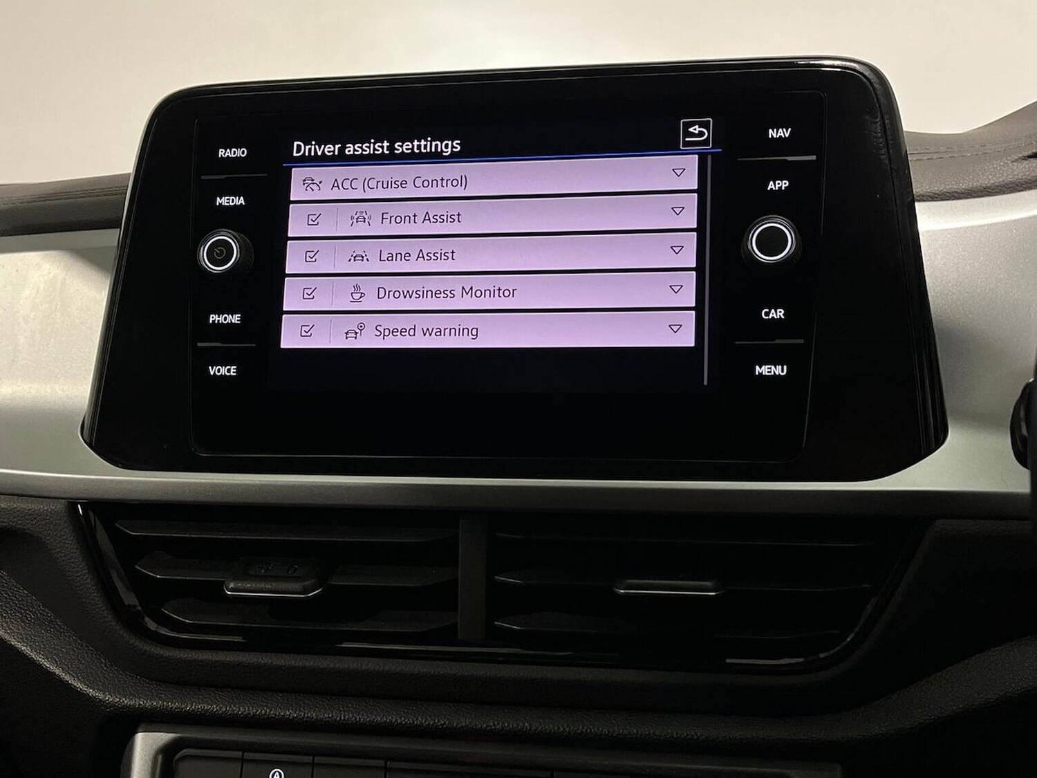 Used Volkswagen T-Roc 2024 for sale - 78064431: Photo 32