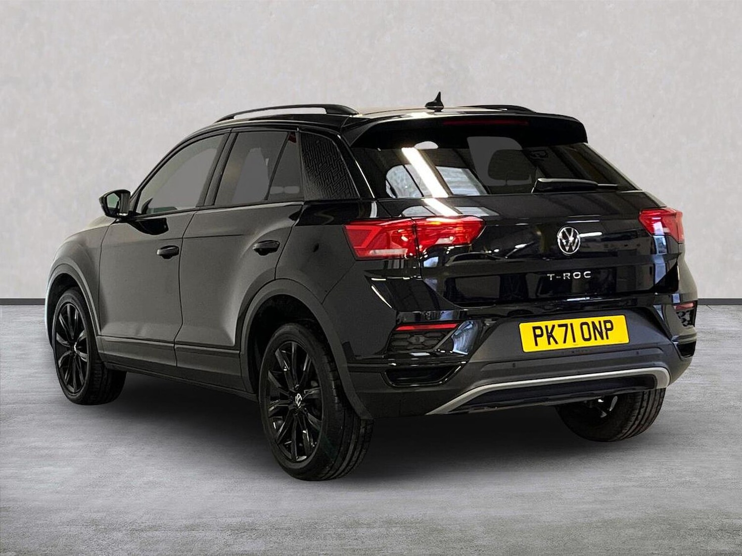 Used Volkswagen T-Roc 2022 for sale - 76305371: Photo 2