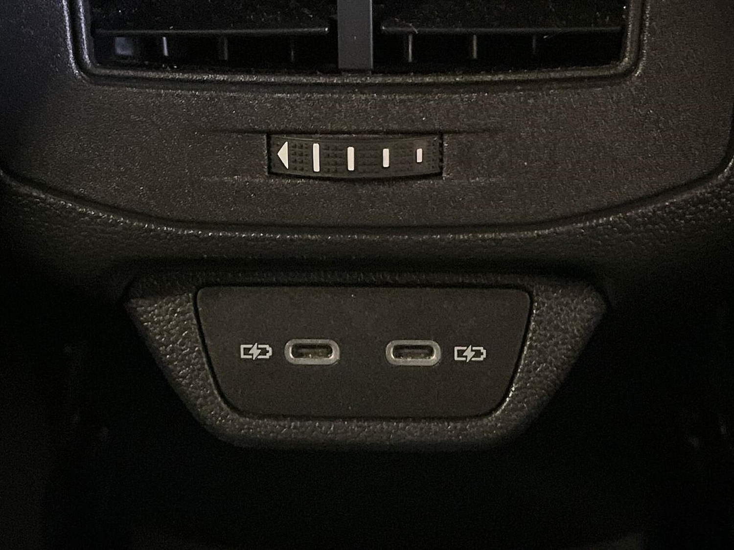 Used Volkswagen T-Roc 2022 for sale - 76305371: Photo 40