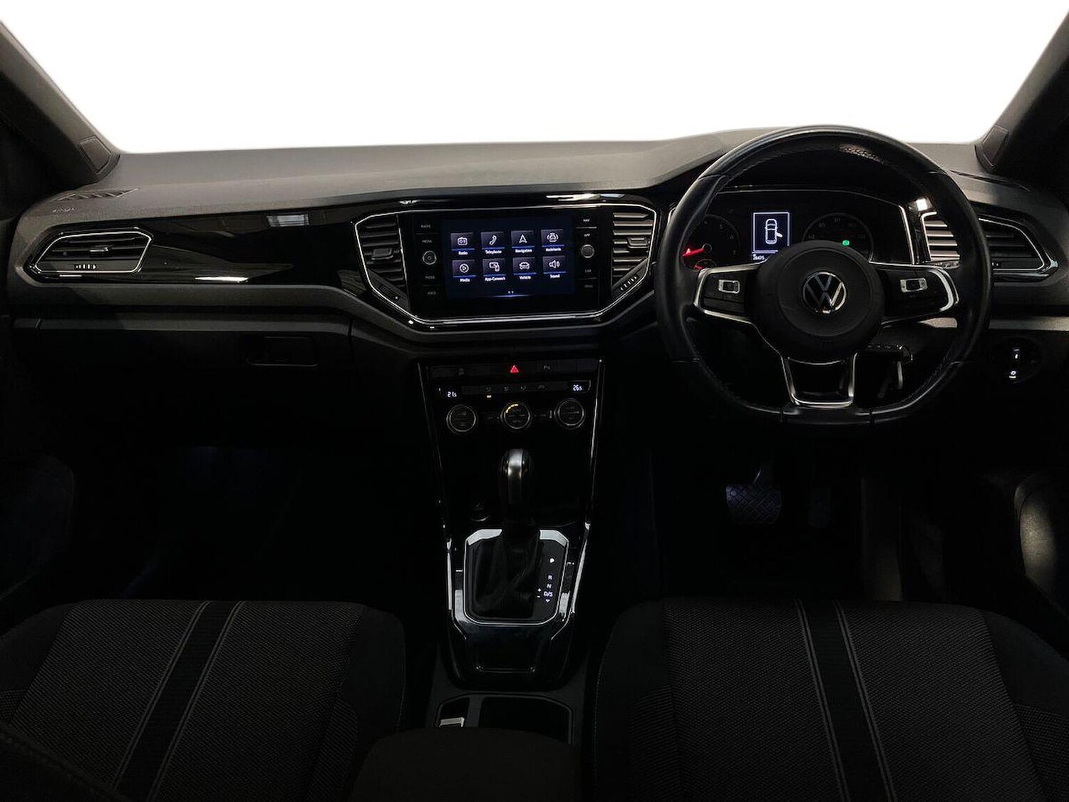 Used Volkswagen T-Roc 2022 for sale - 76305371: Photo 8
