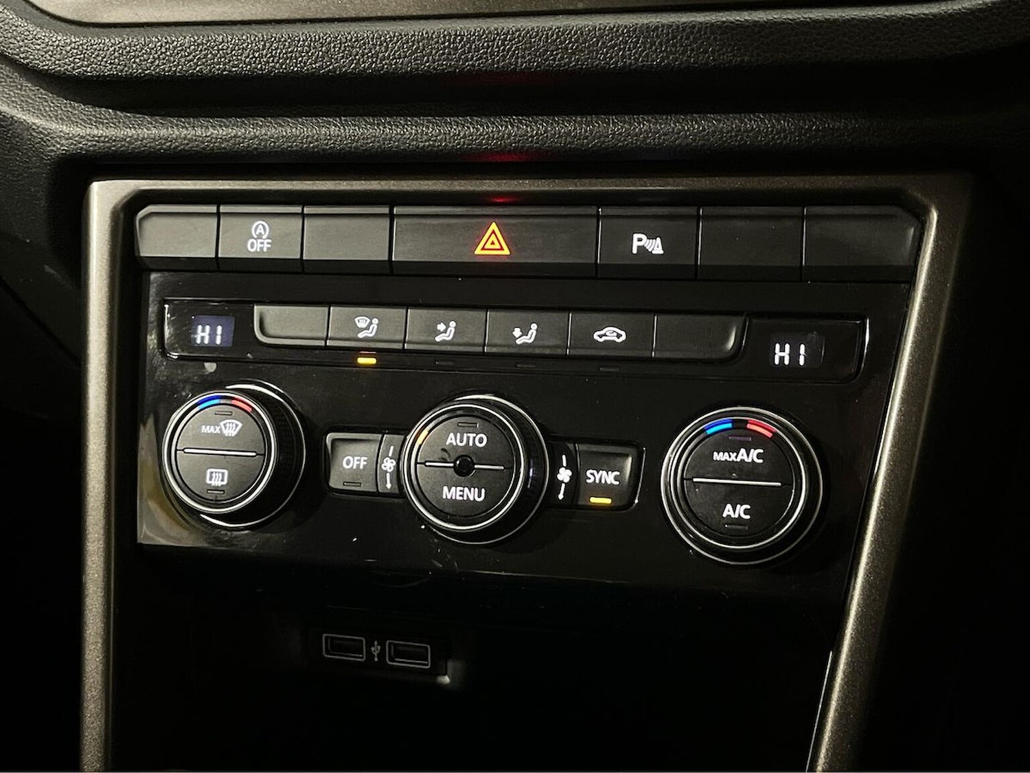 Used Volkswagen T-Roc 2018 for sale - 76713234: Photo 12