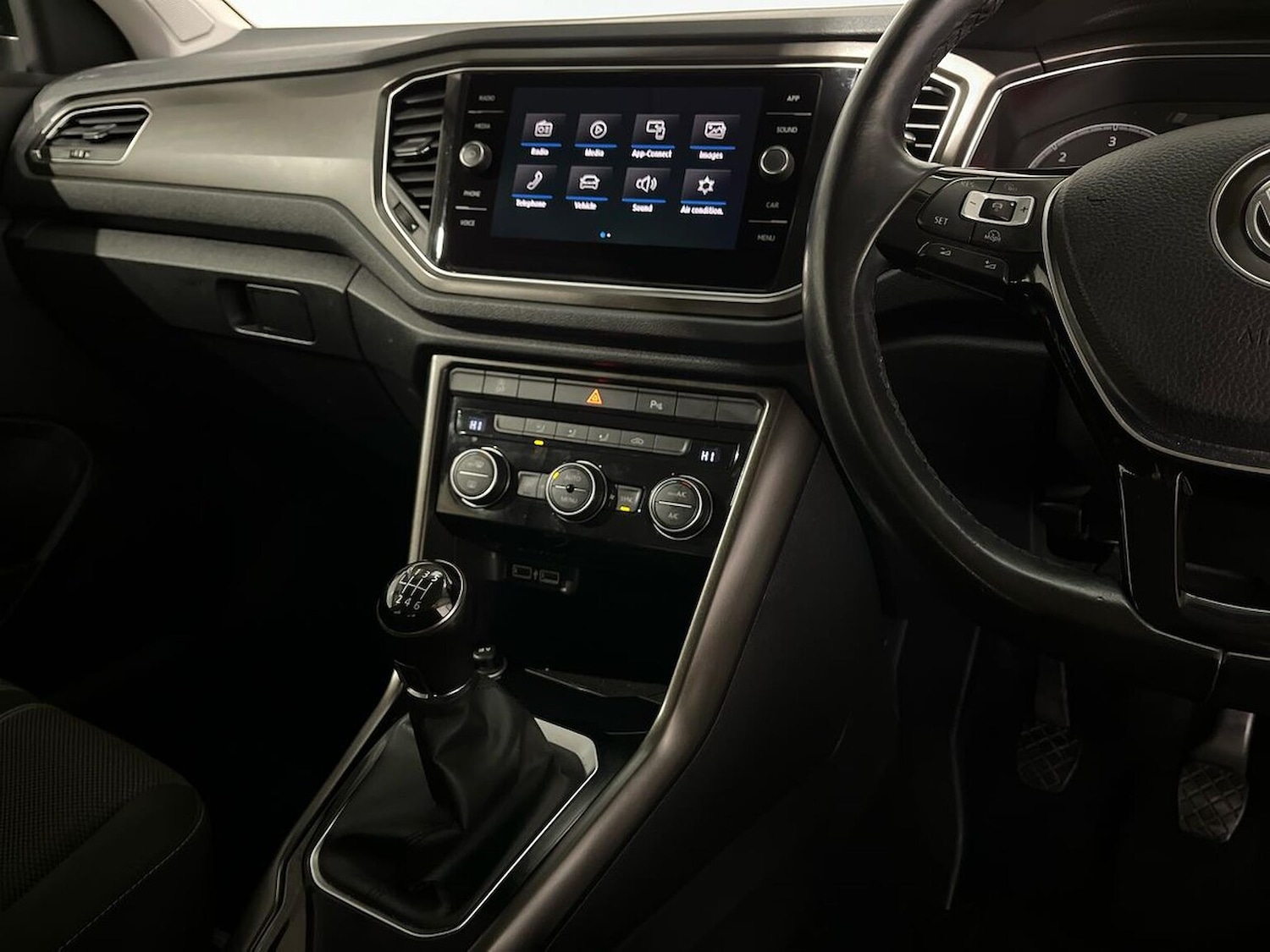 Used Volkswagen T-Roc 2018 for sale - 76713234: Photo 13